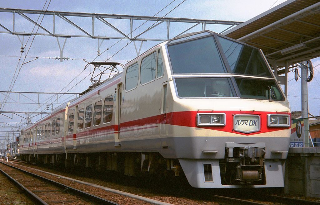 名鉄8800系「パノラマDX」（Photo by：まも / Wikimedia Commons / パブリックドメイン ）※画像の車両は商品と仕様が異なる場合があります