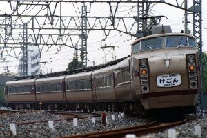 東武鉄道1720型（Photo by： spaceaero2 / Wikimedia Commons / CC-BY-SA-3.0）※写真の車両と商品は仕様が異なります