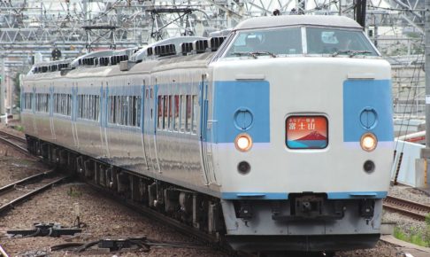 189系 あずさ色（Photo by： Rsa / Wikimedia Commons / CC-BY-SA-3.0-migrated）※画像の車両は商品とは仕様が異なる場合があります