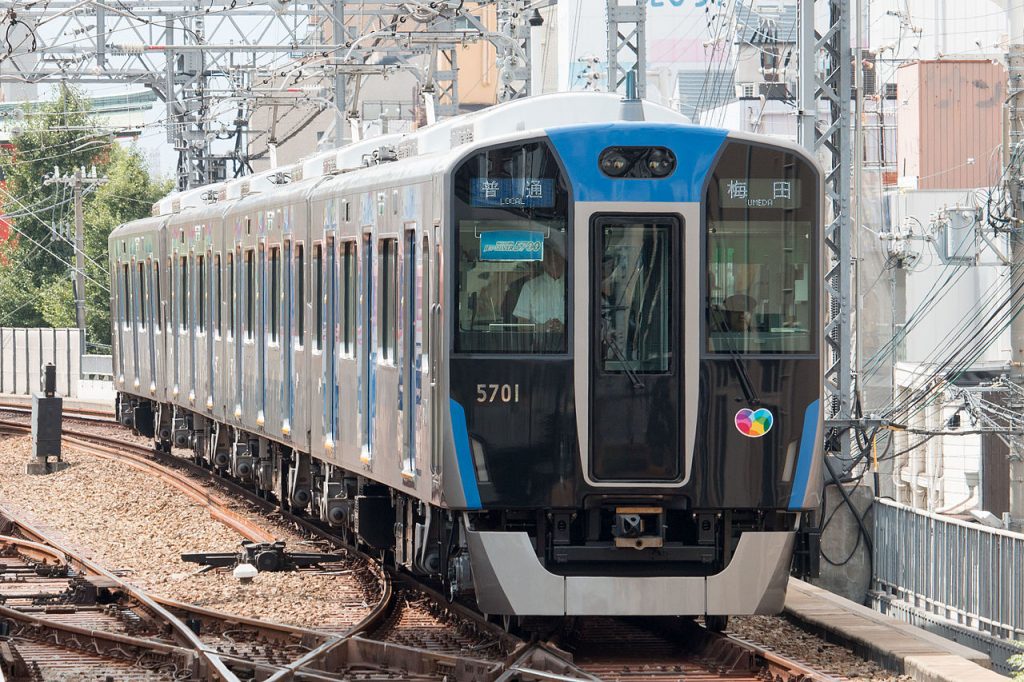 阪神電鉄5700系（Photo by： Jr223~commonswiki / Wikimedia  Commons / CC-BY-SA-4.0）※画像の車両は商品とは仕様が異なります