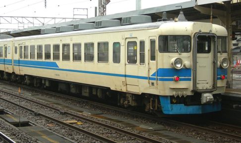 475系（Photo by： Rsa / Wikimedia Commons / CC-BY-SA-3.0-migrated）※画像の車両は商品とは仕様が異なる場合があります