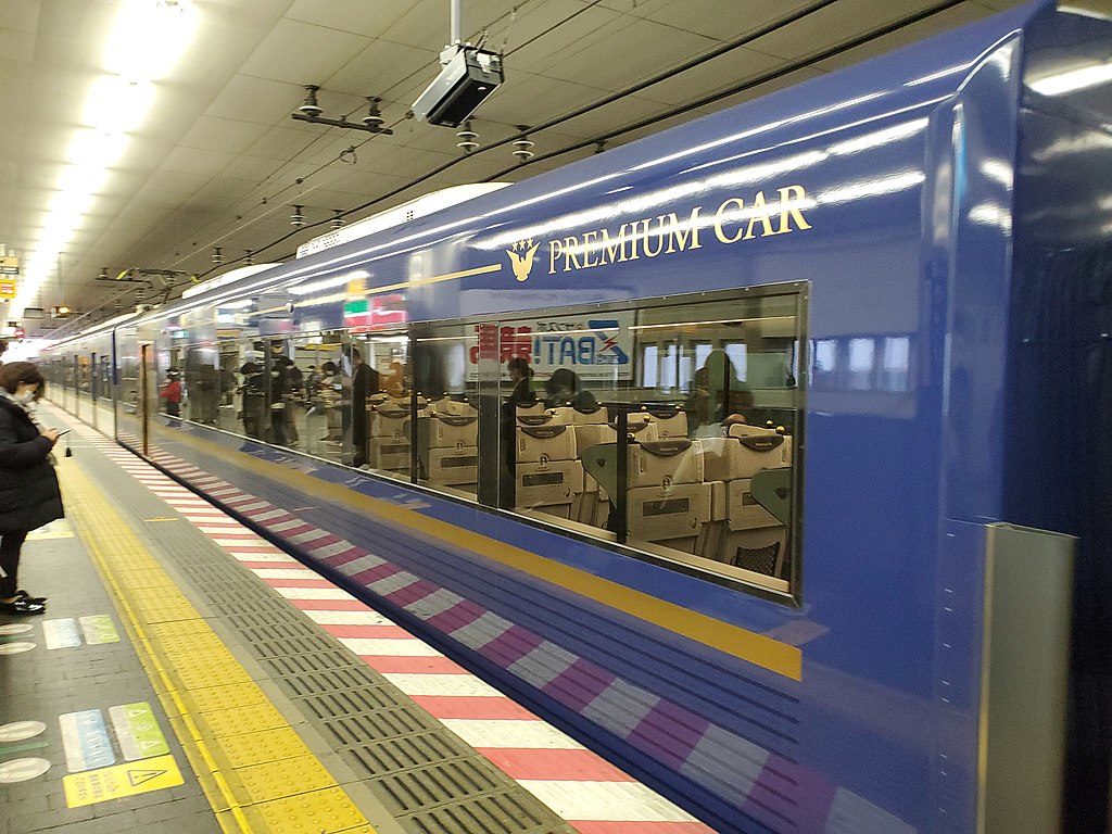 京阪3000系 プレミアムカー（Photo by：Juliet・Nanami / Wikimedia  Commons / CC-BY-SA-4.0）※画像の車両は商品とは仕様が異なることがあります