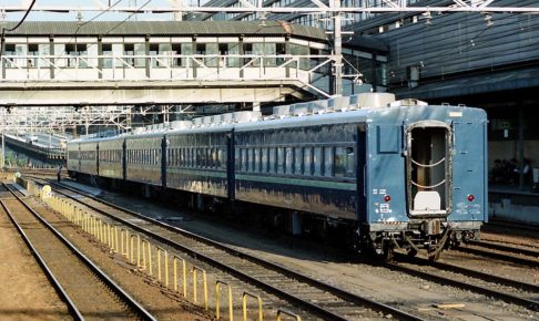 スロ81系（Photo by：Gohachiyasu1214 / Wikimedia Commons / CC-BY-SA-4.0）※画像の車両は商品とは仕様が異なることがあります