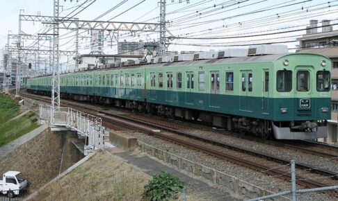 京阪5000系（Photo by：Kansai explorer / Wikimedia Commons / CC-BY-SA-3.0-migrated-with-disclaimers）※画像の車両は商品とは仕様が異なる場合があります