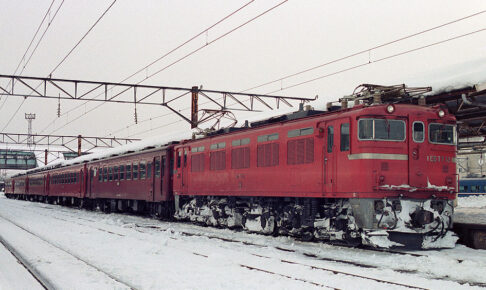 ED77形（Photo by： spaceaero2 / Wikimedia Commons / CC-BY-SA-3.0）※画像の車両は商品と仕様が異なる場合があります