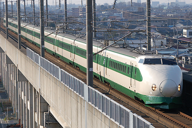 200系新幹線（Photo by： Sui-setz / Wikimedia  Commons / CC-BY-SA-3.0-migrated）※画像の車両は商品と仕様が異なる場合があります