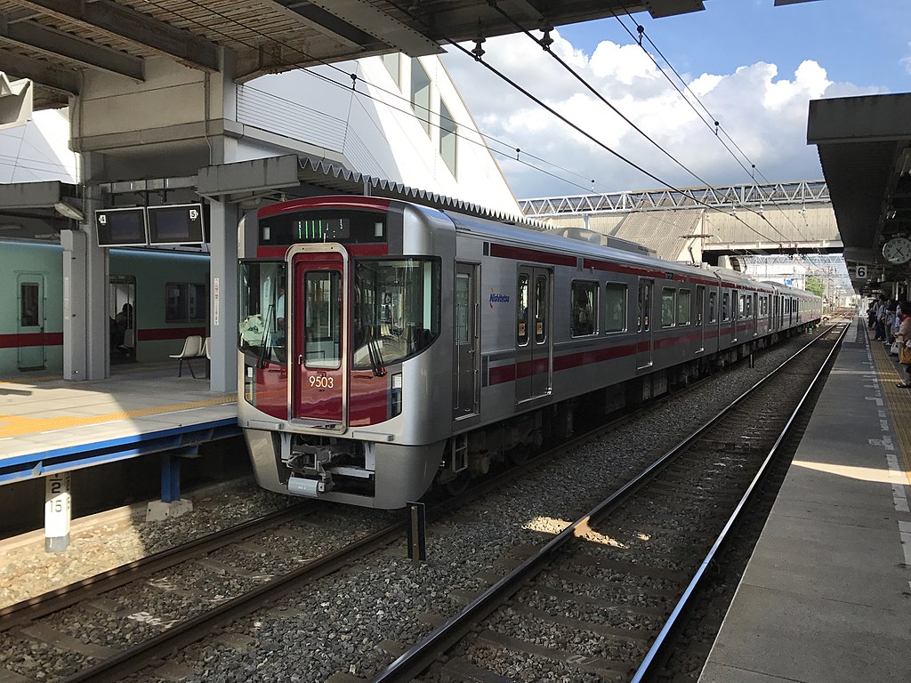 西日本鉄道9000形（Photo by：そらみみ / Wikimedia  Commons / CC-BY-SA-4.0）※画像の車両は商品とは仕様が異なることがあります
