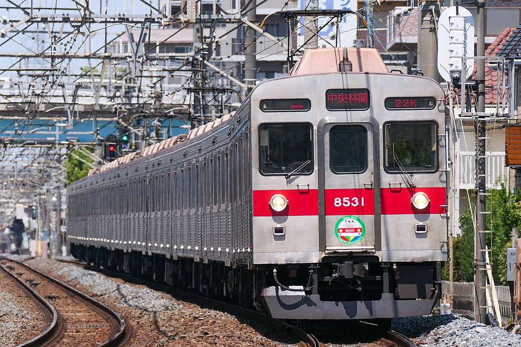 東急電鉄8500系（Photo by：MaedaAkihiko / Wikimedia Commons / CC-BY-SA-4.0）※画像の車両は商品とは仕様が異なることがあります