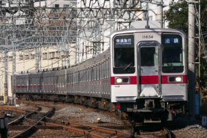 東武鉄道10030型（Photo by：MaedaAkihiko / Wikimedia Commons / CC-BY-SA-4.0）※画像の車両は商品とは仕様が異なることがあります