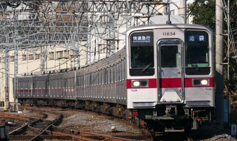 東武鉄道10030型（Photo by：MaedaAkihiko / Wikimedia Commons / CC-BY-SA-4.0）※画像の車両は商品とは仕様が異なることがあります