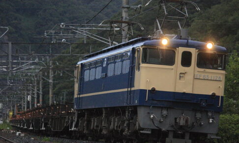 EF65形1128号機（Photo by： Mitsuki-2368 / Wikimedia Commons / CC-BY-SA-3.0-migrated）※画像の車両は商品と仕様が異なる場合があります