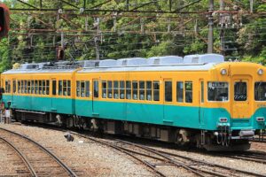 富山地方鉄道10030形（Photo by： Rsa / Wikimedia Commons / CC-BY-SA-3.0-migrated）※画像の車両は商品とは仕様が異なる場合があります