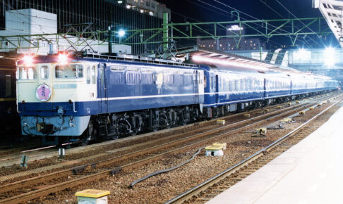 EF65形1000番代（Photo by： spaceaero2 / Wikimedia Commons / CC-BY-SA-3.0）※画像の車両は商品と仕様が異なる場合があります