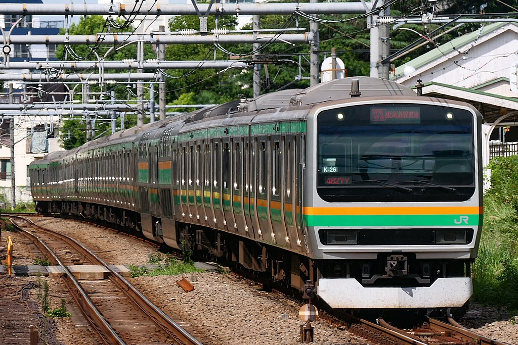 E231系1000番代（Photo by：MaedaAkihiko / Wikimedia Commons / CC-BY-SA-4.0）※画像の車両は商品とは仕様が異なることがあります