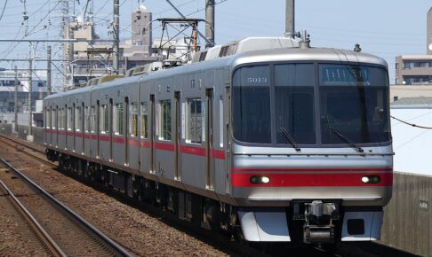名鉄5000系（Photo by：MaedaAkihiko / Wikimedia Commons / CC-BY-SA-4.0）※画像の車両は商品とは仕様が異なることがあります