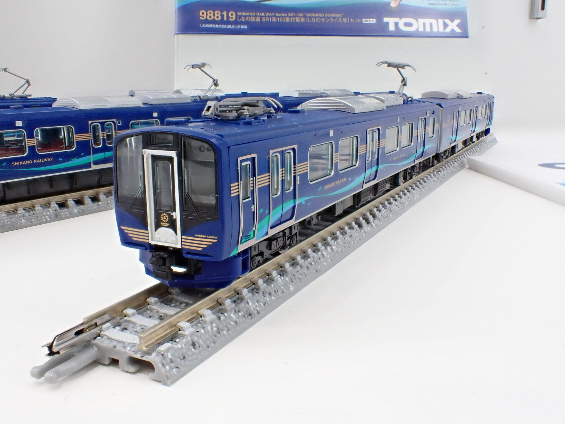 インレタパーツ取り付け済みしなの鉄道 TOMIX SR1系100番台 しなのサンライズ