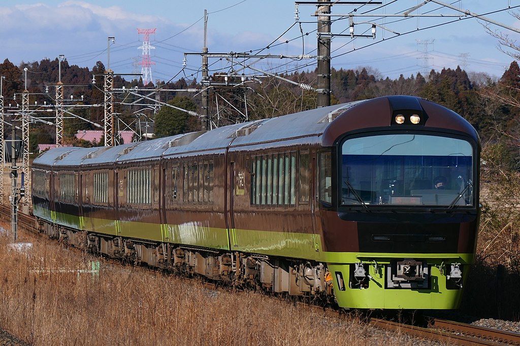 485系700番代 リゾートやまどり（Photo by：MaedaAkihiko / Wikimedia Commons / CC-BY-SA-4.0）※画像の車両は商品とは仕様が異なることがありま