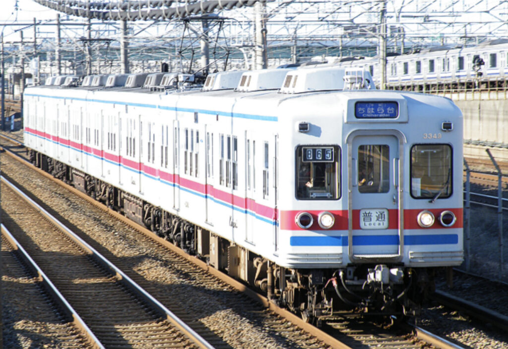 京成電鉄3300形（Photo by：Alt_winmaerik / Wikimedia  Commons / CC-BY-SA-3.0）※画像の車両は商品と仕様が異なる場合があります