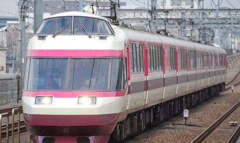 小田急電鉄 10000形ロマンスカー Hise（Photo by： Toshinori baba / Wikimedia Commons / CC-BY-SA-3.0）※画像の車両は商品とは仕様が異なることがあります