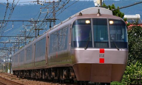 小田急電鉄30000形 EXE（Photo by：MaedaAkihiko / Wikimedia Commons / CC-BY-SA-4.0）※画像の車両は商品とは仕様が異なることがあります