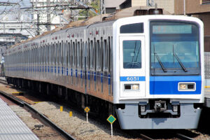西武鉄道6000系（Photo by： Toshinori baba / Wikimedia Commons / CC-BY-SA-3.0）※画像の車両は商品とは仕様が異なることがあります