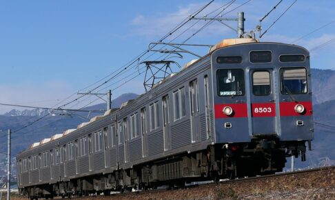 長野電鉄8500系 8503編成（Photo by：MaedaAkihiko / Wikimedia Commons / CC-BY-SA-4.0）※画像の車両は商品とは仕様が異なることがあります