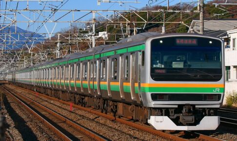 E231系1000番台（Photo by：MaedaAkihiko / Wikimedia Commons / CC-BY-SA-4.0）※画像の車両は商品とは仕様が異なることがあります