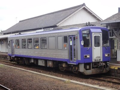 【TOMIX】キハ120形300番代 関西線（更新車）発売
