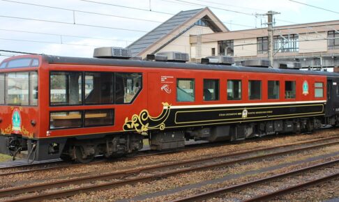 12系 ばんえつ物語（Photo by： Rsa / Wikimedia Commons / CC-BY-SA-3.0-migrated）※画像の車両は商品とは仕様が異なる場合があります