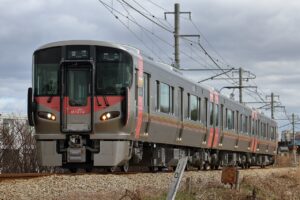 227系500番台 Urara（Photo by： Mitsuki-2368 / Wikimedia Commons / CC-BY-SA-4.0）※画像の車両は商品と仕様が異なる場合があります