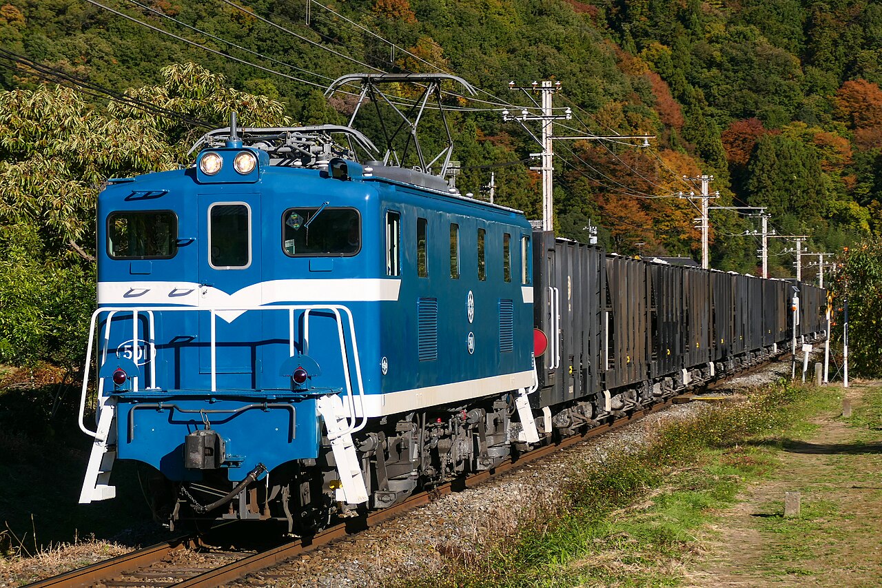 秩父鉄道 デキ501（Photo by：MaedaAkihiko / Wikimedia Commons / CC-BY-SA-4.0）※画像の車両は商品とは仕様が異なることがあります