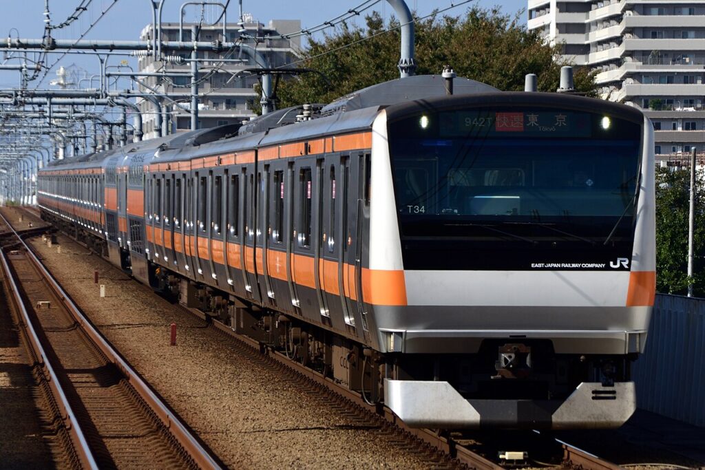 E233系0番代 中央線 （Photo by：Plaraildaisuki / Wikimedia Commons / CC-BY-4.0）※画像の車両は商品とは仕様が異なることがあります