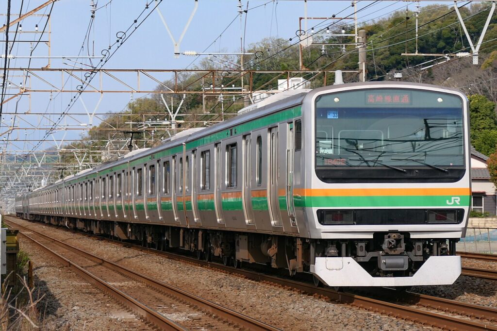 E231系1000番台（Photo by：MaedaAkihiko / Wikimedia Commons / CC-BY-SA-4.0）※画像の車両は商品とは仕様が異なることがあります