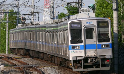 東武10030型（Photo by：MaedaAkihiko / Wikimedia Commons / CC-BY-SA-4.0）※画像の車両は商品とは仕様が異なることがあります