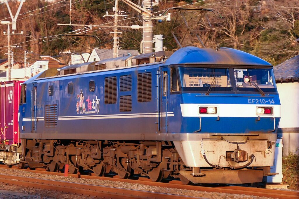 EF210形0番代（Photo by：MaedaAkihiko / Wikimedia Commons / CC-BY-SA-4.0）※画像の車両は商品とは仕様が異なることがあります