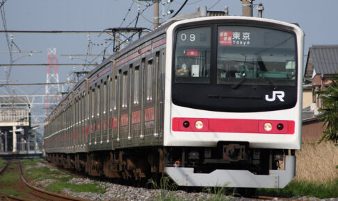 205系 京葉線（Photo by：basser / Wikimedia Commons / パブリックドメイン ）※画像の車両は商品と仕様が異なる場合があります