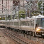 223系2000番代（Photo by：MaedaAkihiko / Wikimedia Commons / CC-BY-SA-4.0）※画像の車両は商品とは仕様が異なることがあります