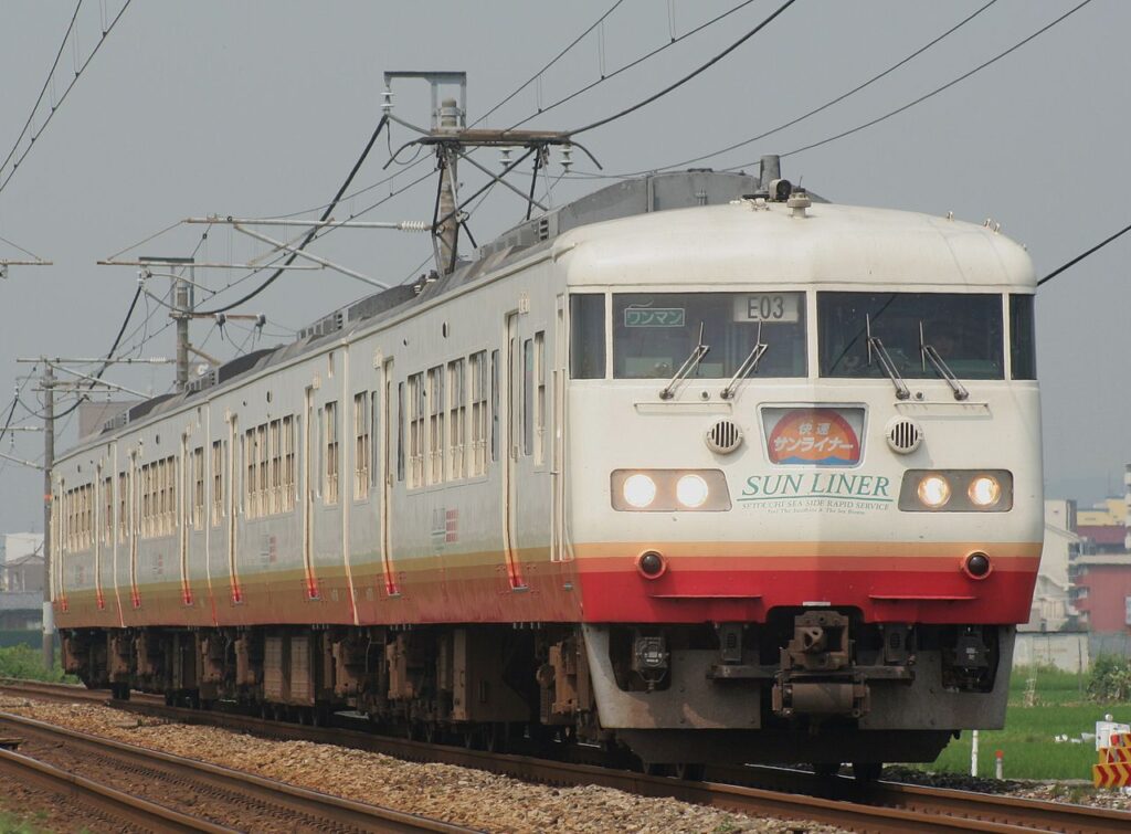 117系 サンライナー（Photo by： Mitsuki-2368 / Wikimedia Commons / CC-BY-SA-3.0）※画像の車両は商品と仕様が異なる場合があります