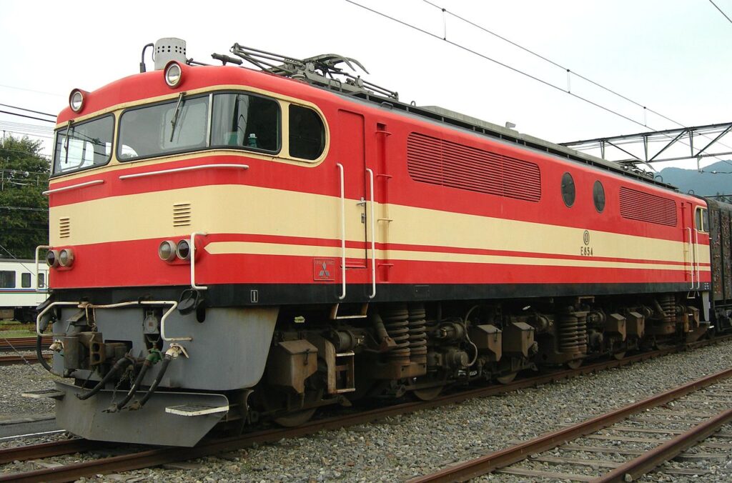 西武鉄道 E854（Photo by： Rsa / Wikimedia Commons / CC-BY-SA-3.0-migrated）※画像の車両は商品とは仕様が異なる場合があります