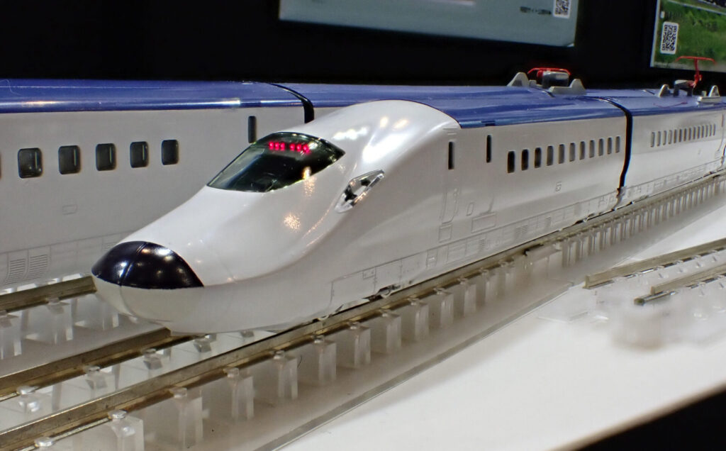 KATO カトー 10-2051 E8系 山形新幹線「つばさ」基本セット(3両)