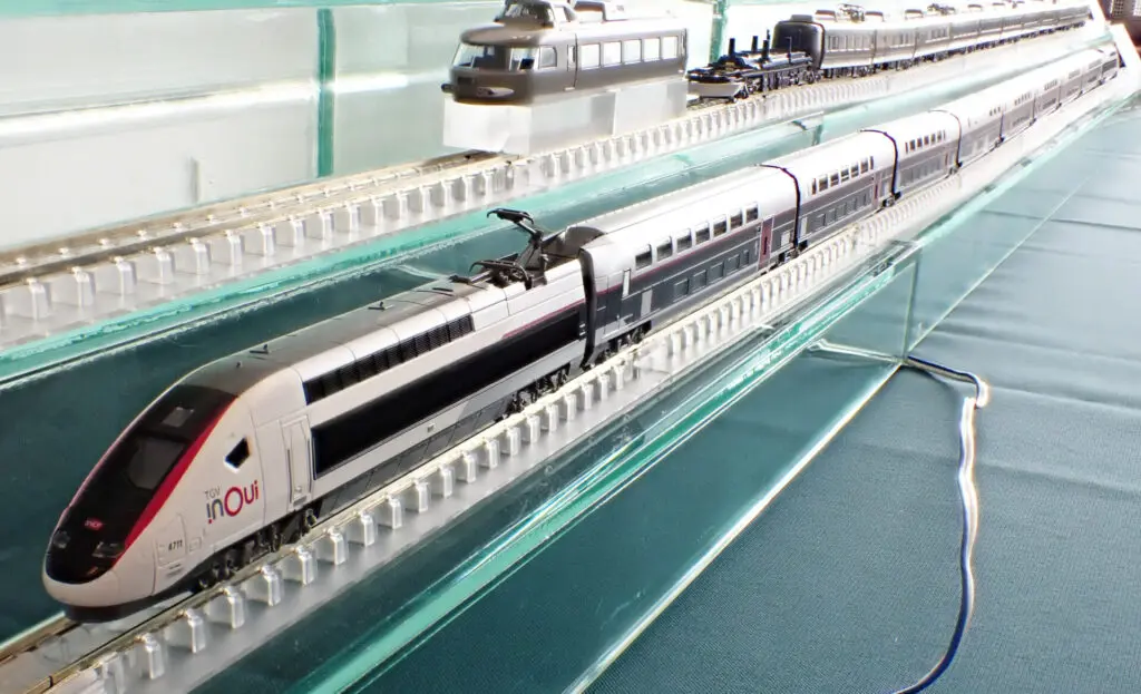 KATO［10-2131］TGV Euroduplex“inOui” (ユーロデュープレックス「イヌイ」)5両基本セット