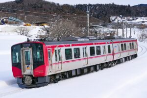 しなの鉄道 SR1系200番台（Photo by：MaedaAkihiko / Wikimedia Commons / CC-BY-SA-4.0）※画像の車両は商品とは仕様が異なることがあります