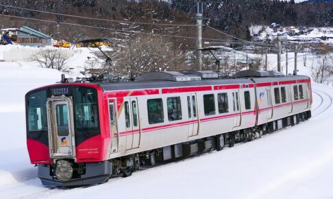 しなの鉄道 SR1系200番台（Photo by：MaedaAkihiko / Wikimedia Commons / CC-BY-SA-4.0）※画像の車両は商品とは仕様が異なることがあります