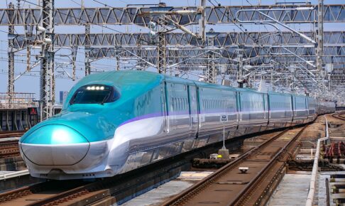 H5系（Photo by：MaedaAkihiko / Wikimedia Commons / CC-BY-SA-4.0）※画像の車両は商品とは仕様が異なることがあります