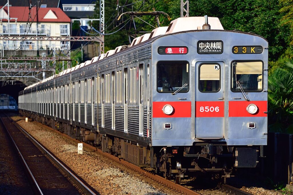 東急電鉄8500系 非軽量車(Photo by: Cfktj1596 / Wikimedia Commons / CC-BY-SA-4.0)※画像の車両は商品とは仕様が異なる場合があります