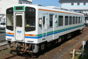 天竜浜名湖鉄道 TH2100形（Photo by： Rsa / Wikimedia Commons / CC-BY-SA-3.0-migrated）※画像の車両は商品とは仕様が異なる場合があります