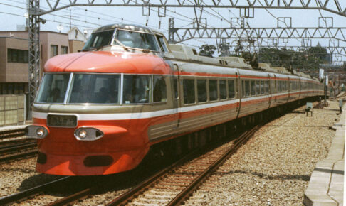 小田急ロマンスカー 3000形（Photo by：yaguchi （矢口） / Wikimedia Commons / CC-BY-SA-2.5）※画像の車両は商品と仕様が異なる場合があります