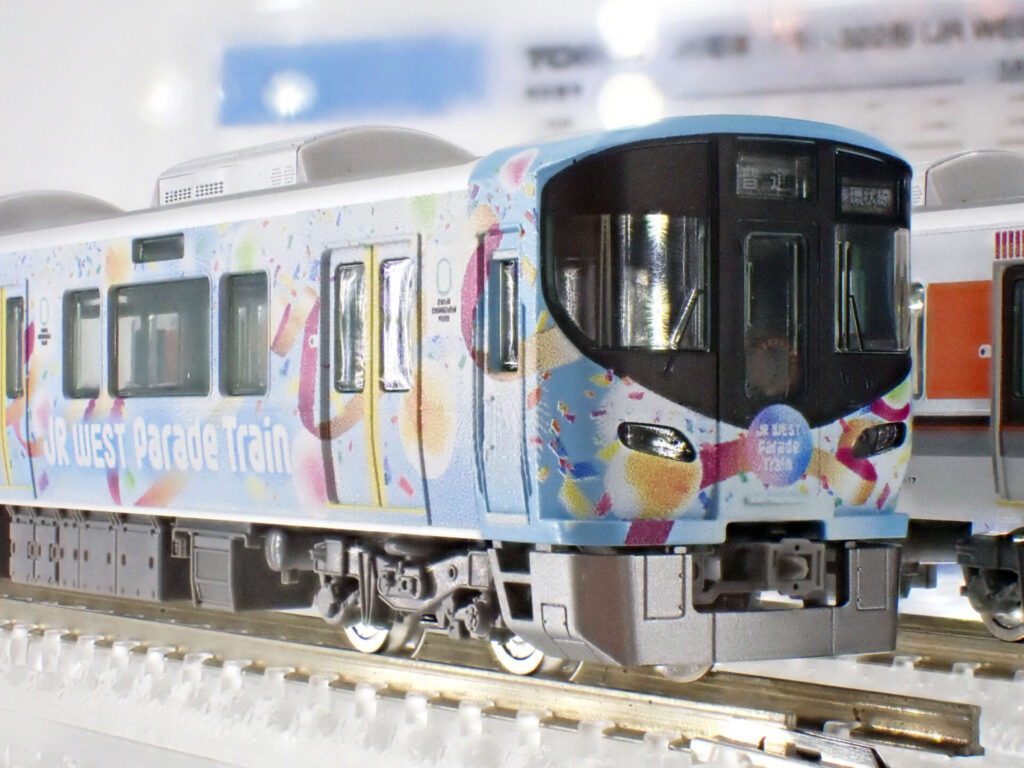 TOMIX製オリジナルNゲージ クモハ322形 (JR WEST Parade Train)（1両単品）